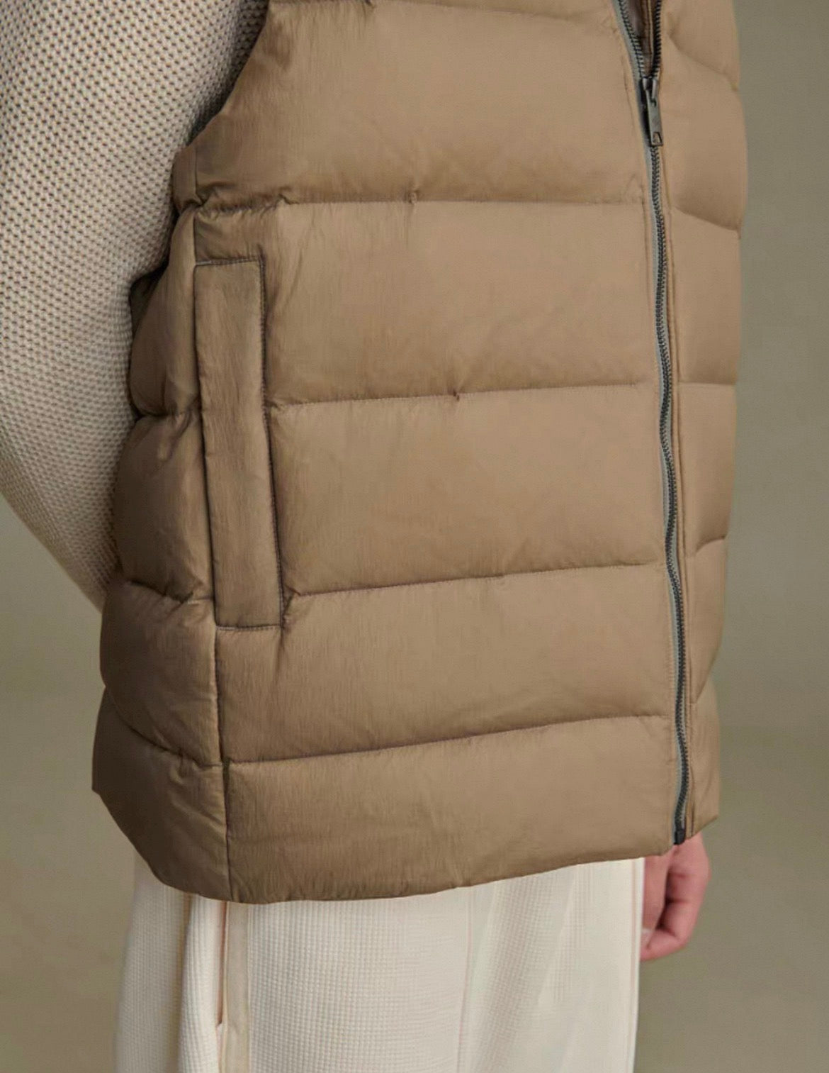 MONTARI LIGHTWEIGHT HOODED PUFFER VEST