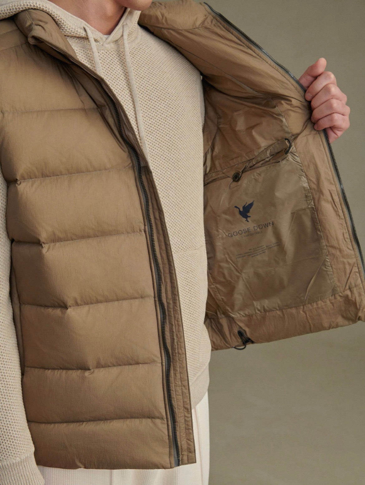 MONTARI LIGHTWEIGHT HOODED PUFFER VEST