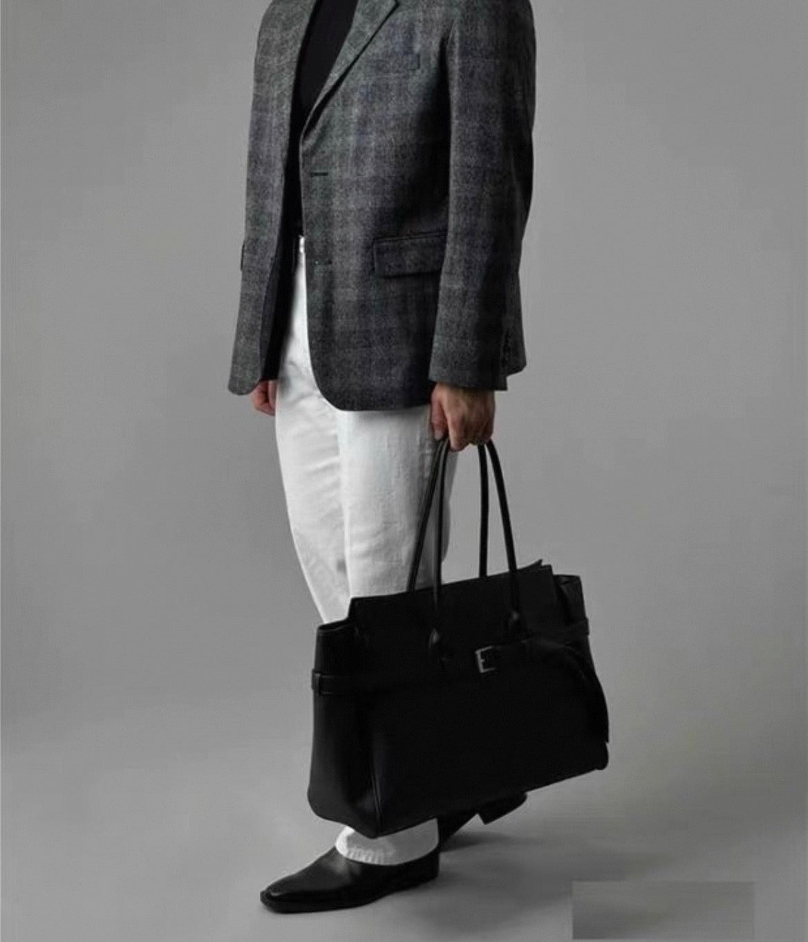 MONTARI STRAIGHT FIT JEANS