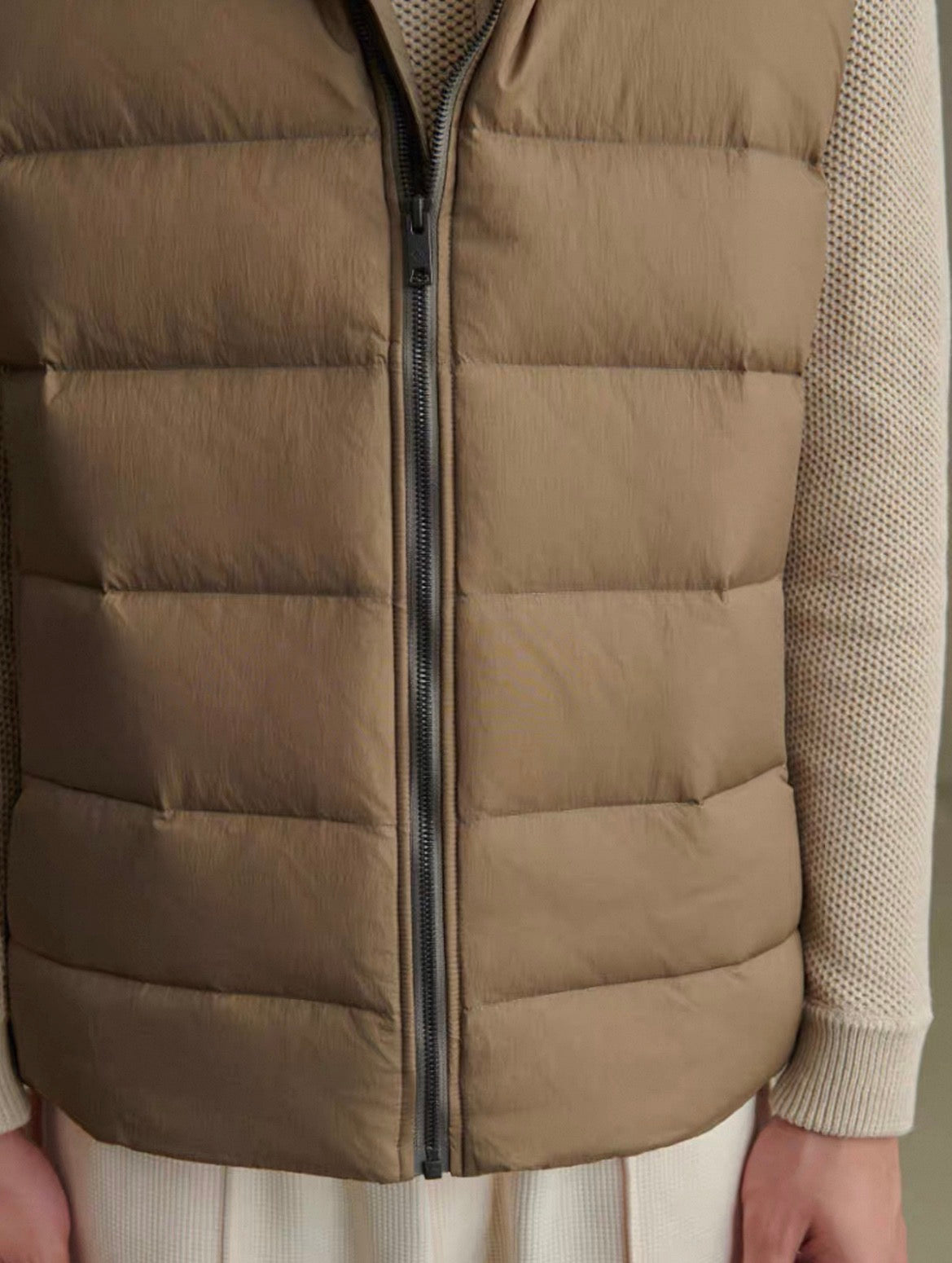 MONTARI LIGHTWEIGHT HOODED PUFFER VEST
