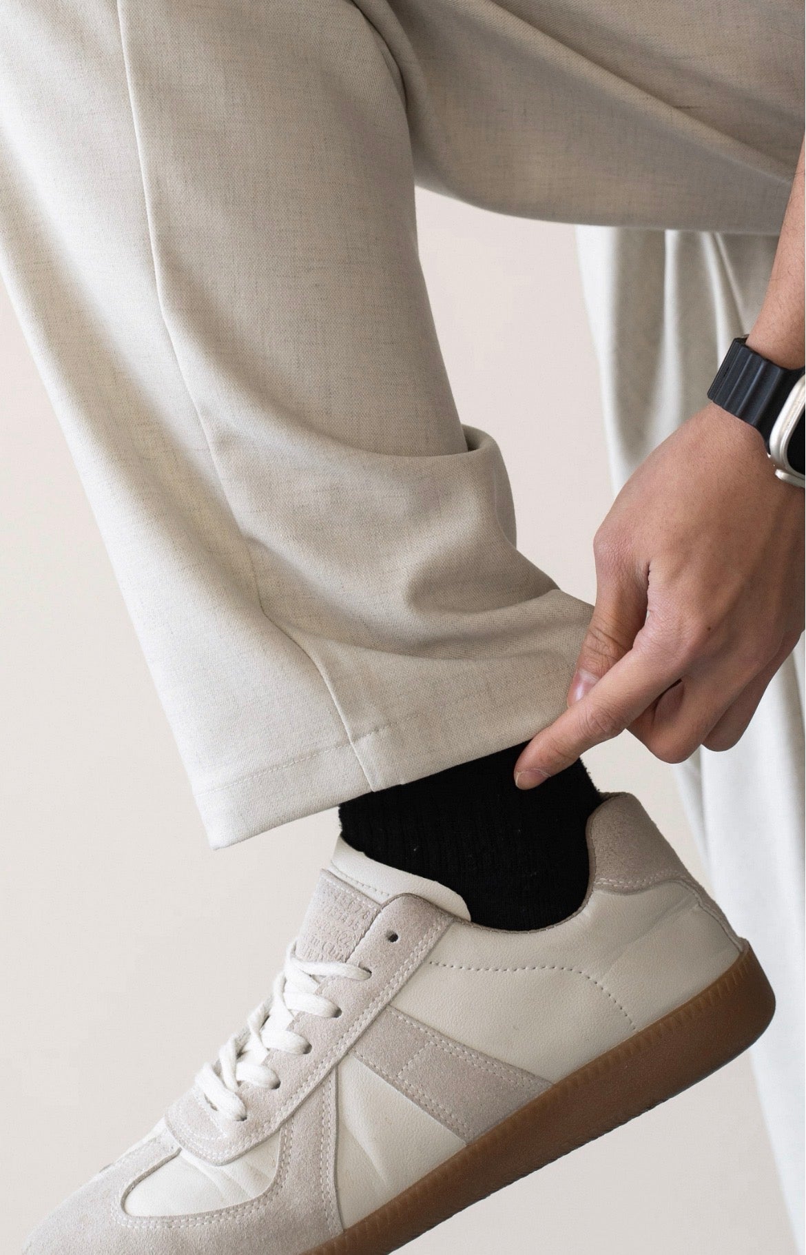 MONTARI LINEN PLEATED TROUSERS