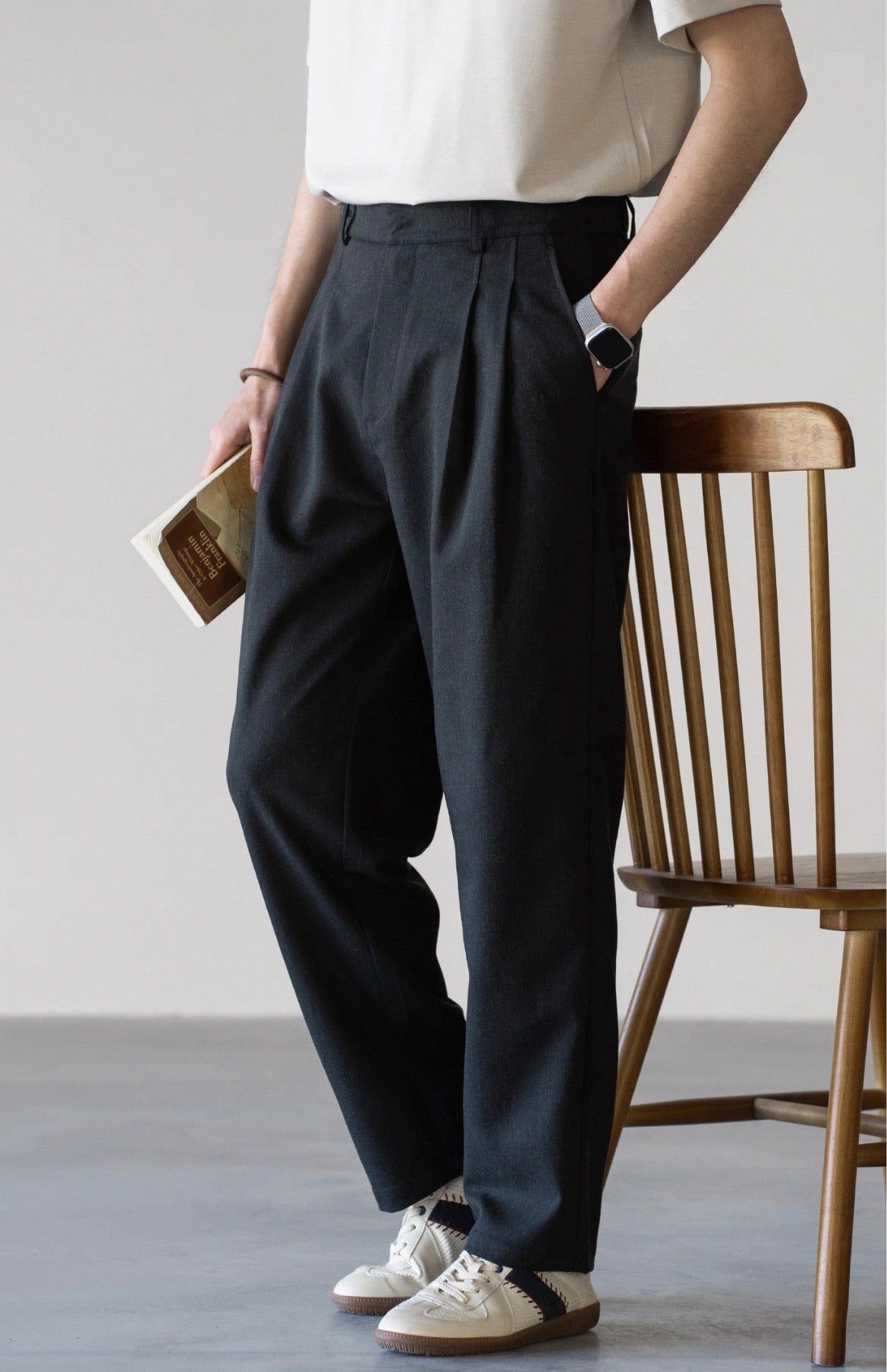 MONTARI LINEN PLEATED TROUSERS